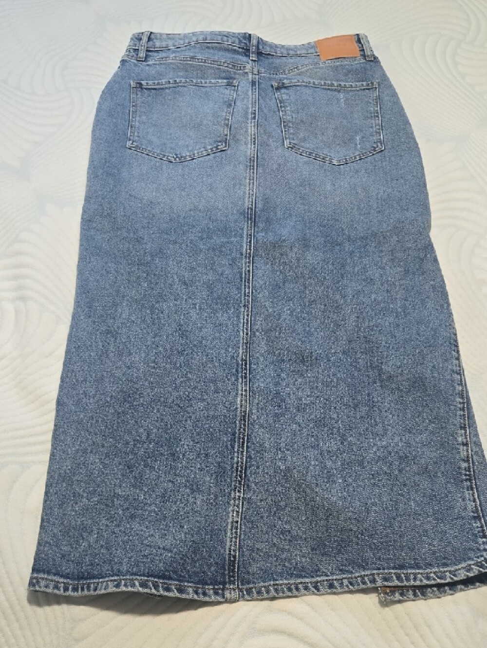 Express Women’s Blue Denim Front-Slit Midi Skirt-Jeans - Picture 4 of 10